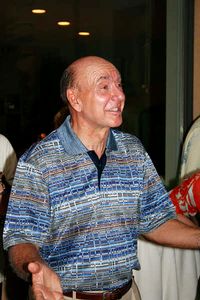 Dickie V III