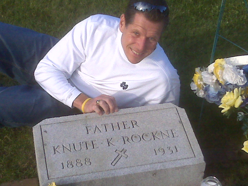 paying-respects-to-knute