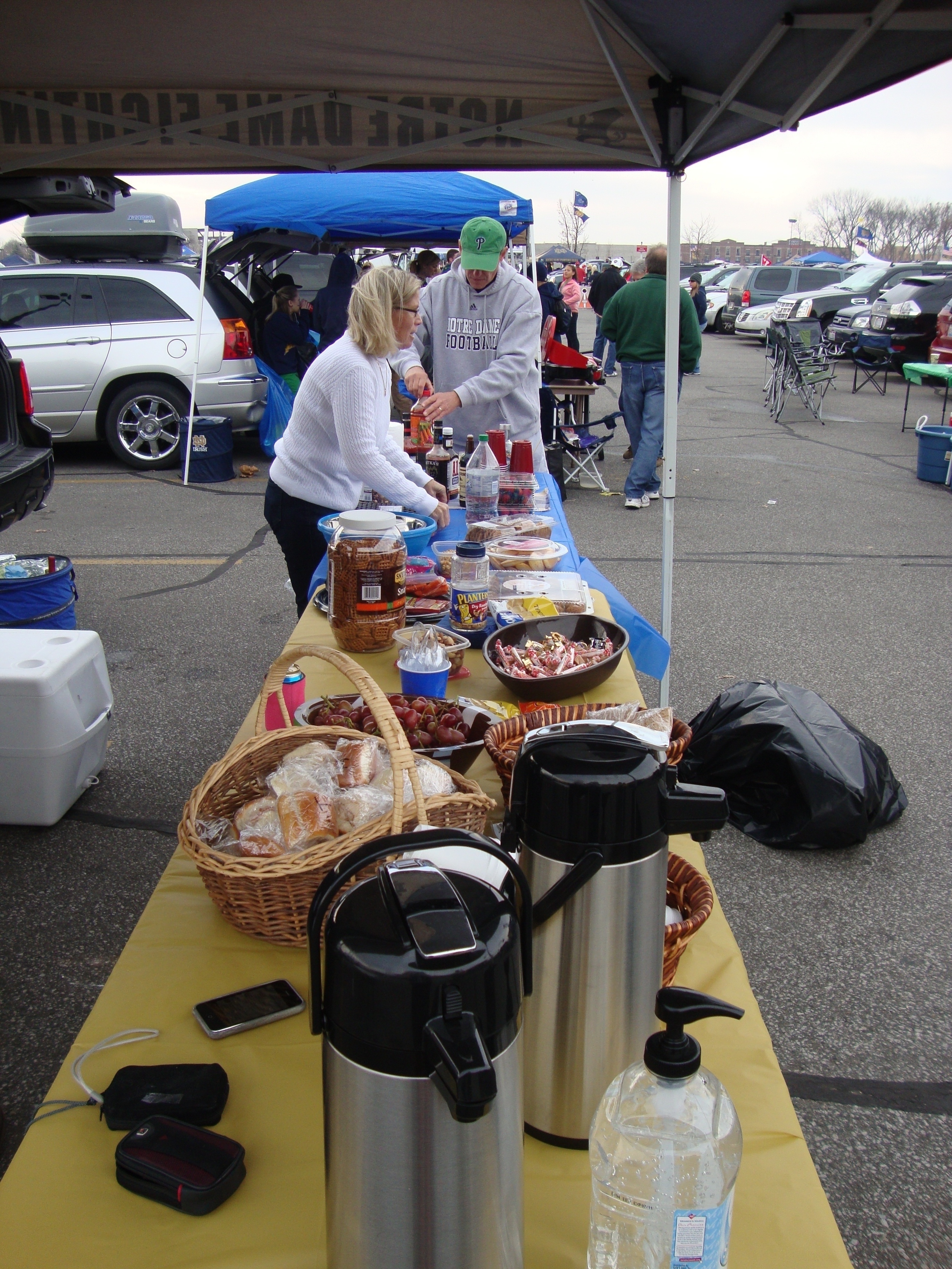 090111-tailgate